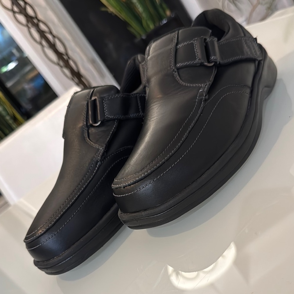 Orthofeet Carnegie Black Leather Shoes - 11 2E